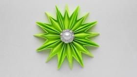 Мастерим с детьми подарок к 8 марта - Бумажный цветок