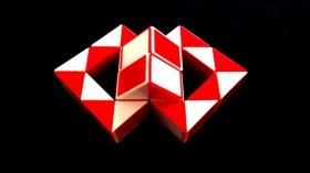 Знак бесконечность из змейки Рубика