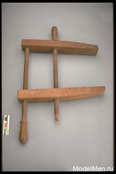 Старинный ручной инструмент
